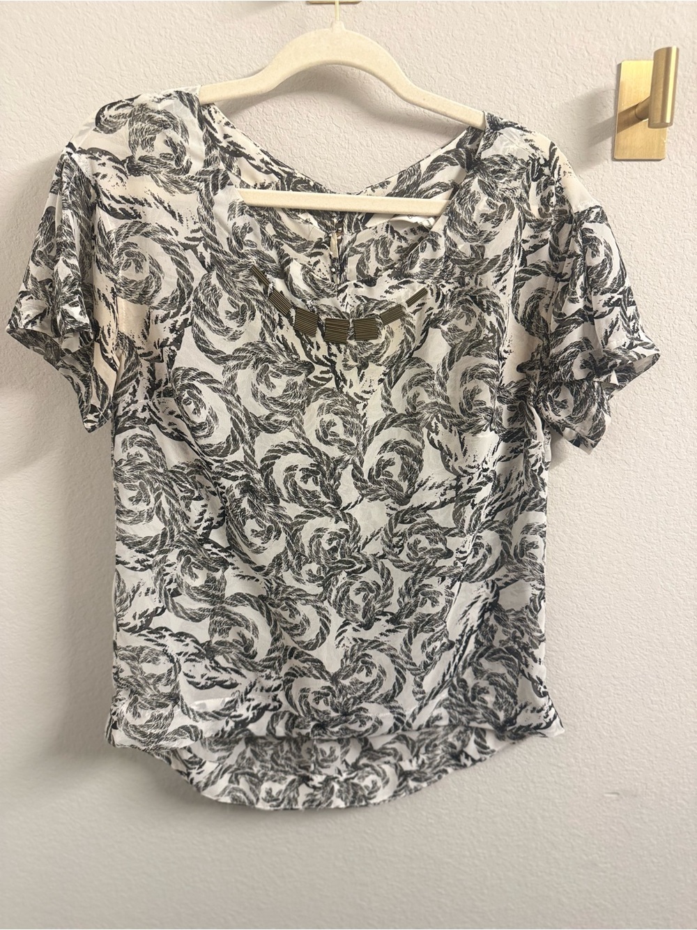 BCBGeneration Black & White Swirl Print Short Sleeve Tee